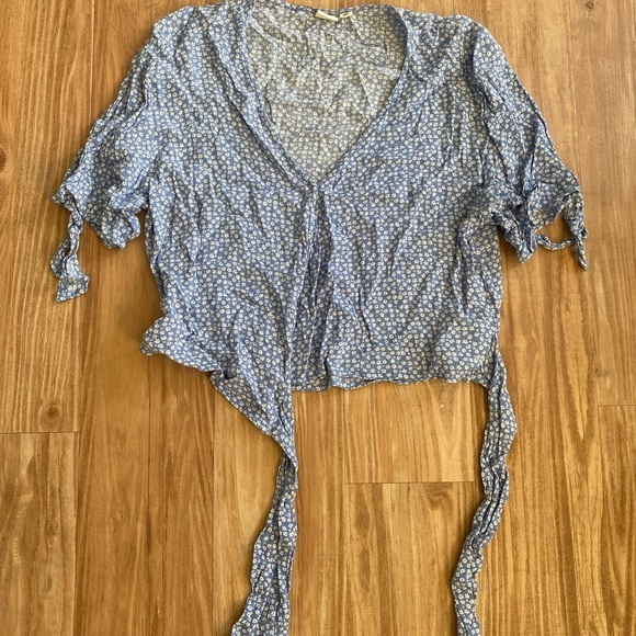 GAP Wrap Around Blouse - Picture 2 of 8